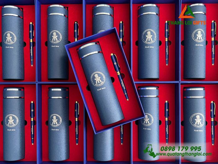 Combo Quà Tặng (Bình & Bút) Màu Xanh - In Khắc Logo Trường THCS & THPT Trần Đại Nghĩa