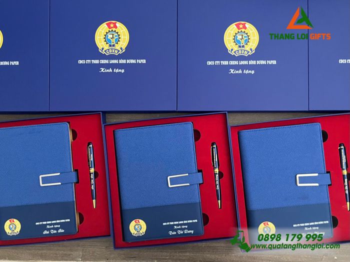 Combo Quà Tặng (Sổ Tay & Bút Ký) Màu Xanh - In Khắc Logo Công Đoàn Việt Nam