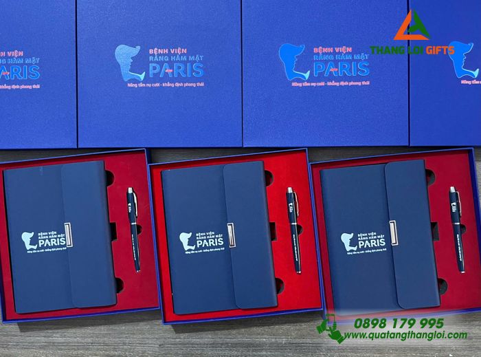 Bộ Quà Tặng (Sổ & Bút) Màu Xanh - In Khắc Logo Bệnh Viện Răng Hàm Mặt PARIS 