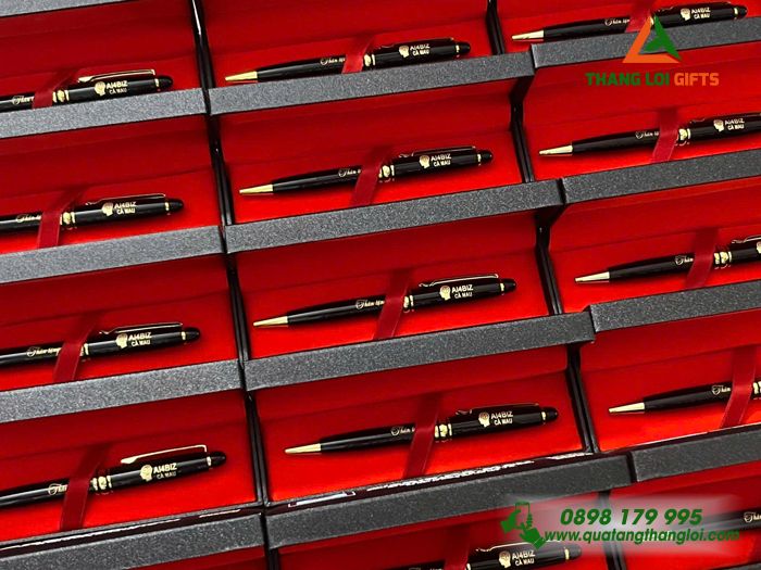 Bộ Bút Ký Kim Loại Xoay - In Khắc Logo Doanh Nghiệp AI4BIZ Cà Mau