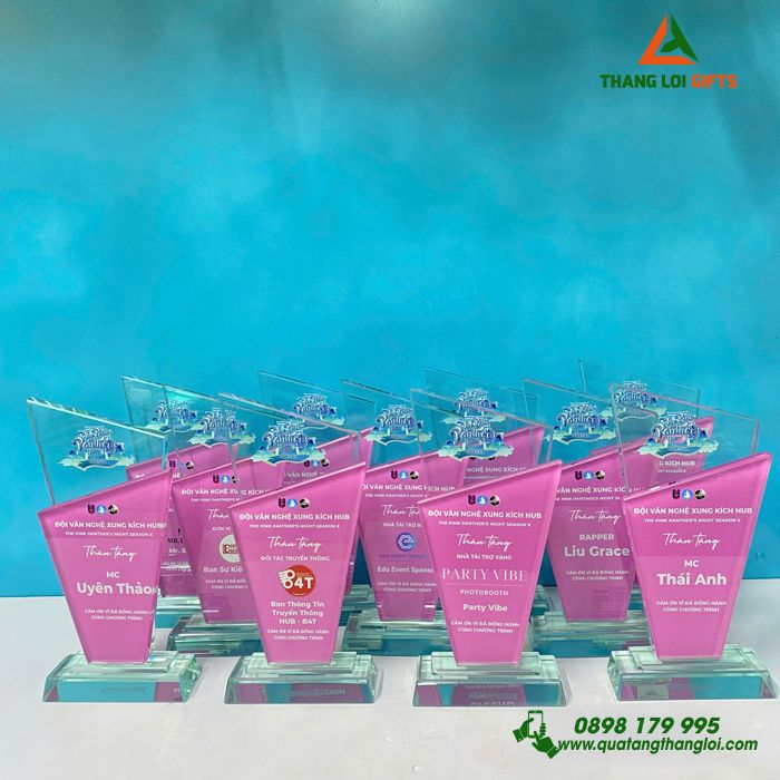 Cúp Pha Lê - In Logo Doanh Nghiệp Làm Quà Tặng Vinh Danh