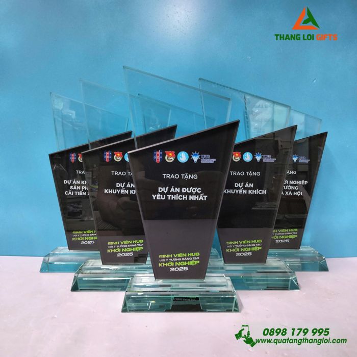 Cúp Pha Lê - In Logo Doanh Nghiệp Làm Quà Tặng Vinh Danh