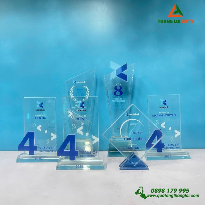 Cúp Pha Lê - In Logo Doanh Nghiệp Làm Quà Tặng Vinh Danh