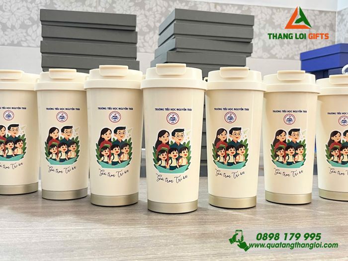 Ly Giữ Nhiệt 530ml Màu Trắng Kem - In Logo Trường Tiểu Học Nguyễn Trãi Làm Quà Tặng Tri Ân Thầy Cô