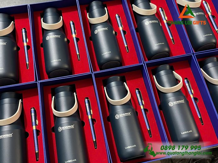 Set Quà Tặng (Bình Lock&Lock + Bút Ký) Màu Xanh - In Khắc Logo Doanh Nghiệp SEVAPACK