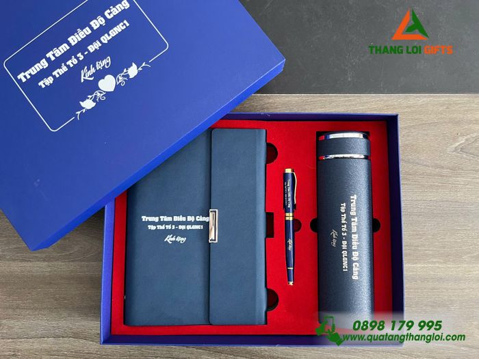 Bộ Quà Tăng (Sổ+ Bình+ Bút) Màu Xanh - In Khắc Tên Trung Tâm Điều Độ Cảng