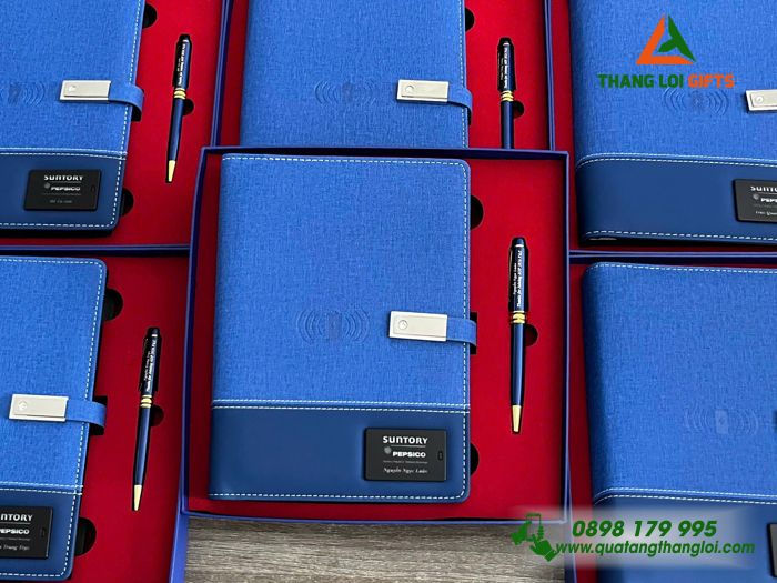 GST 68 - Bộ Quà Tặng (Sổ Đa Năng & Bút ký) - In Khắc Logo Doanh Nghiệp