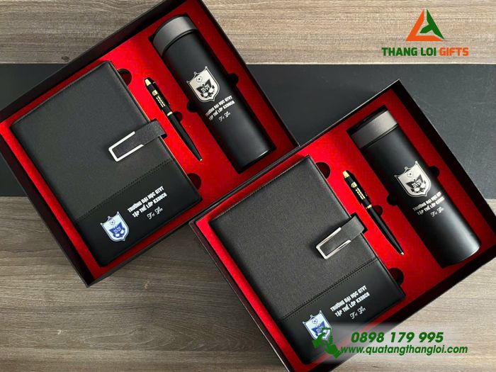 Set Quà Tặng (Sổ+ Bình+ Bút) Màu Đen - In Khắc Logo Đại Học Giao Thông Vận Tải