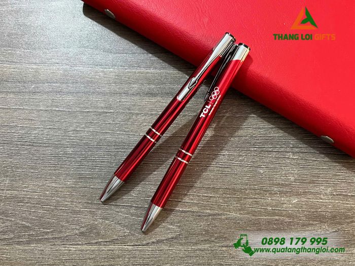 Bút Bi Kim Loại Bấm Màu Đỏ - Khắc Logo Doanh Nghiệp TCL