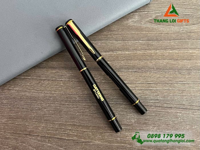 Bút Ký Kim Loại Nắp - Khắc Logo Doanh Nghiệp Đất Đồng STUDIO