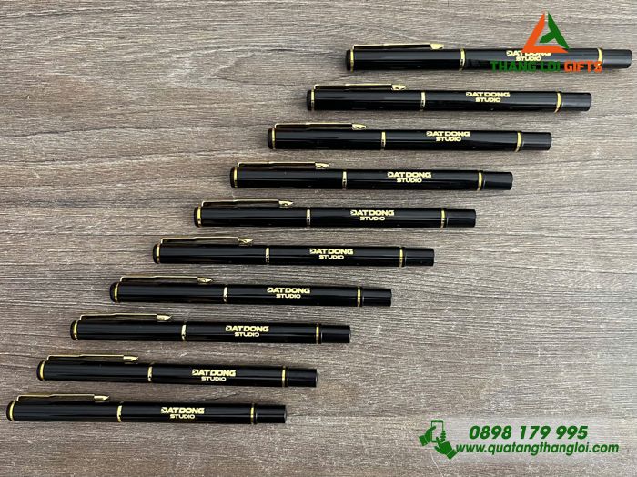 Bút Ký Kim Loại Nắp - Khắc Logo Doanh Nghiệp Đất Đồng STUDIO