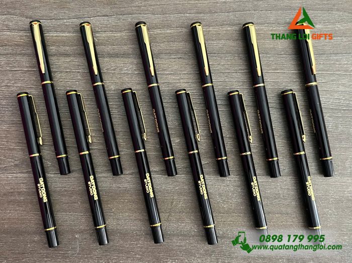 Bút Ký Kim Loại Nắp - Khắc Logo Doanh Nghiệp Đất Đồng STUDIO
