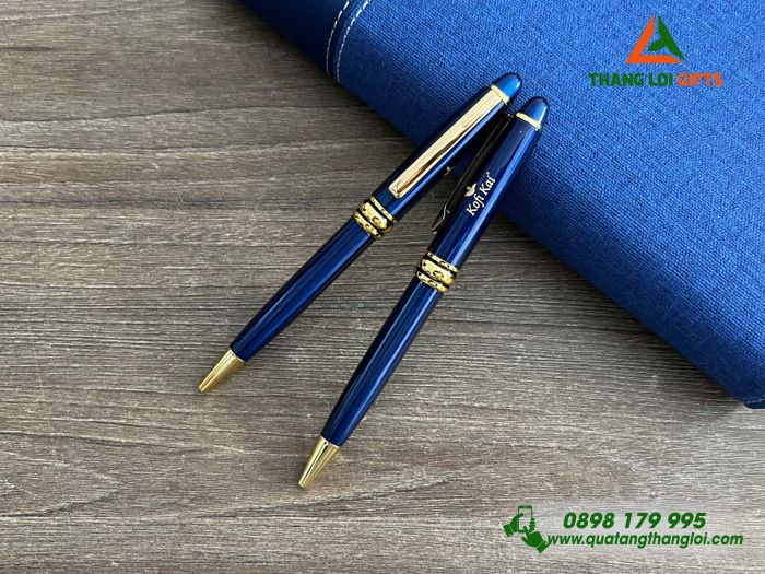 Bút Ký Kim Loại Xoay Màu Xanh Khoen Vàng - Khắc Logo Kofi Kai Coffee