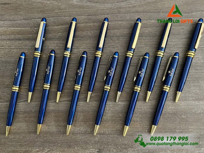 Bút Ký Kim Loại Xoay Màu Xanh Khoen Vàng - Khắc Logo Kofi Kai Coffee