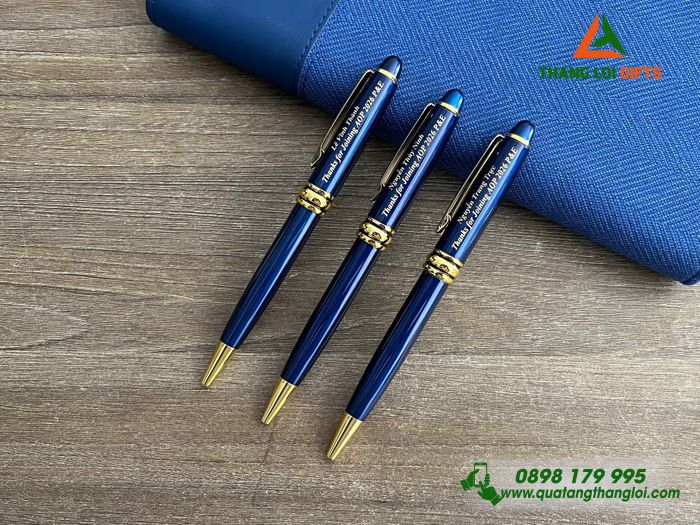 Bút Ký Kim Loại Xoay Màu Xanh Khoen Vàng - Khắc Tên Làm Quà Tặng Cho Nhân Viên
