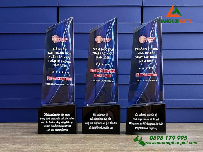 Kỷ Niệm Chương - In Logo Doanh Nghiệp CENTRE POINT Làm Quà Tặng Vinh Danh