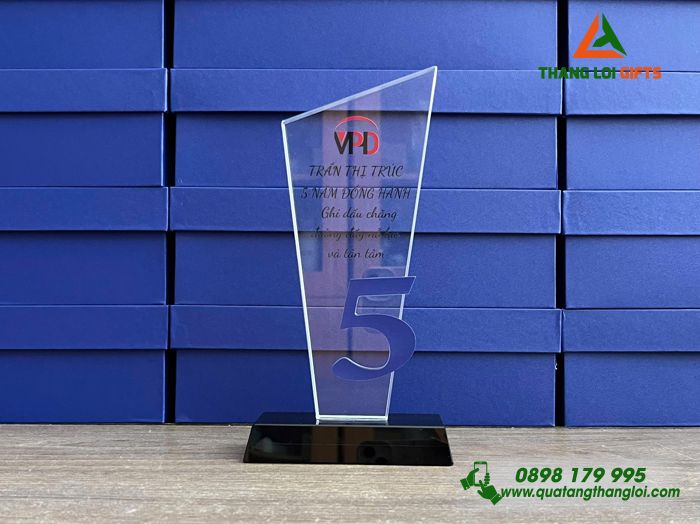 Cup Pha Lê - In Logo Kỷ Niệm 5 Năm Doanh Nghiệp Minh Phát Holdings