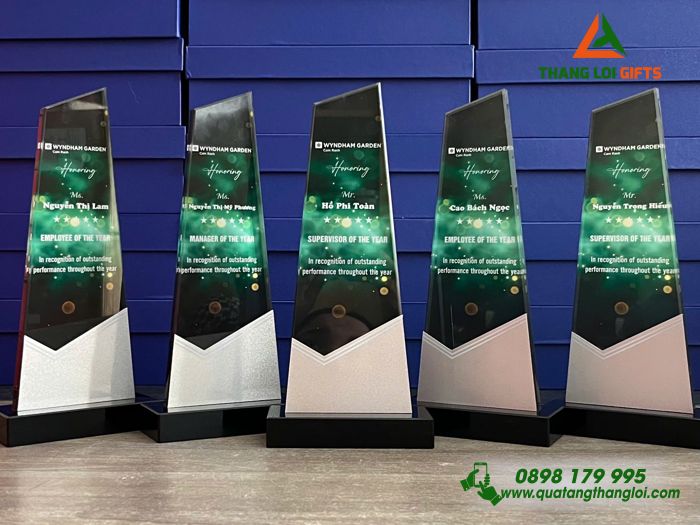 Cup Pha Lê - In Logo Doanh Nghiệp Làm Quà Tặng Vinh Danh