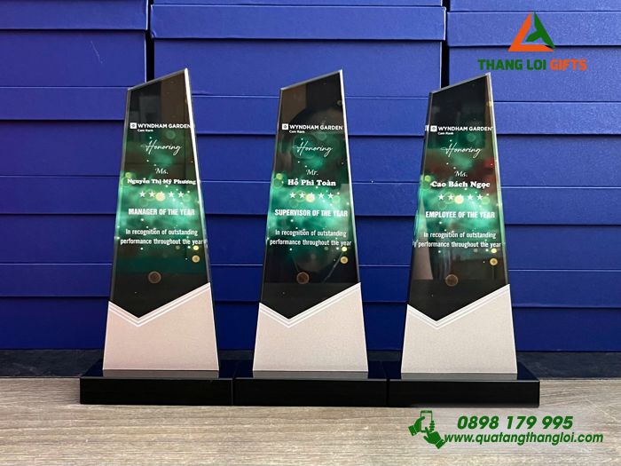 Cup Pha Lê - In Logo Doanh Nghiệp Làm Quà Tặng Vinh Danh