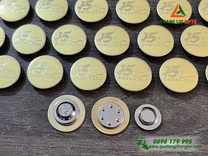 Huy Hiệu Cài Áo - Logo Kỷ Niệm 15 Năm Doanh Nghiệp GREEN WORLD