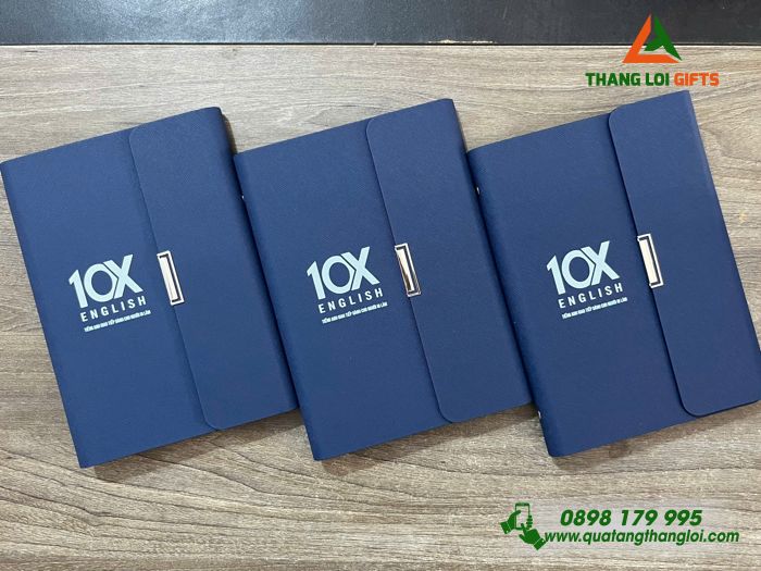 Sổ Tay Bìa Còng Gập 3 Màu Xanh - In Logo Trung Tâm Tiếng Anh 10X