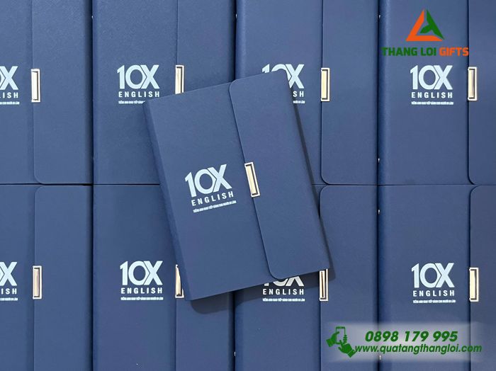 Sổ Tay Bìa Còng Gập 3 Màu Xanh - In Logo Trung Tâm Tiếng Anh 10X