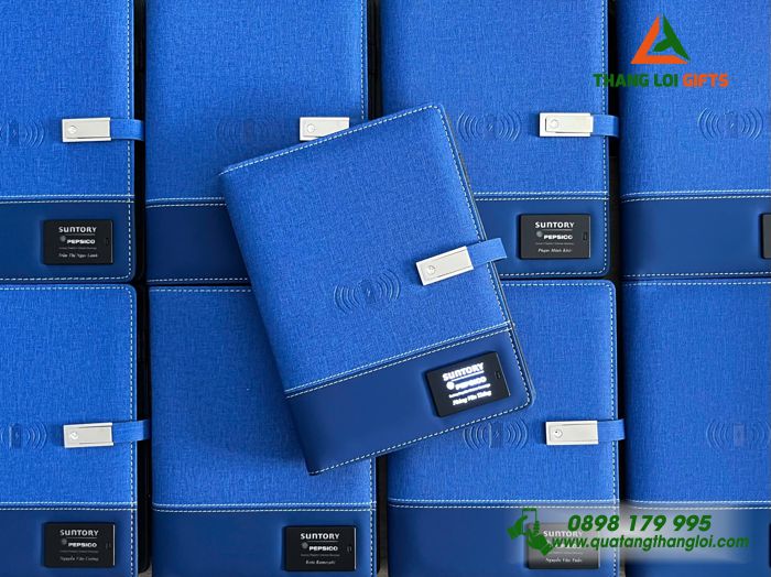 Sổ Tay Đa Năng 8.000mAh Màu Xanh - Khắc Logo Doanh Nghiệp Suntory Pepsico