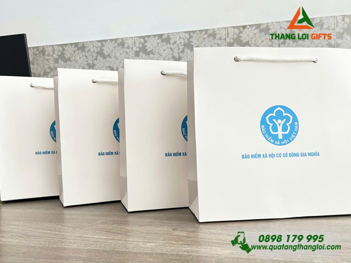 Túi Giấy Couche Màu Trắng - In Logo Bảo Hiểm Xã Hội Việt Nam