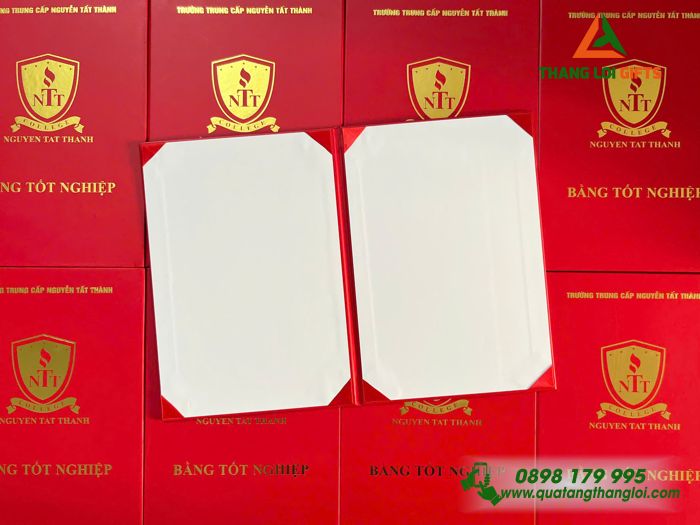 Bìa Đựng Giấy Tốt Nghiệp Màu Đỏ - Ép Kim Logo Trường Đại Học Nguyễn Tất Thành
