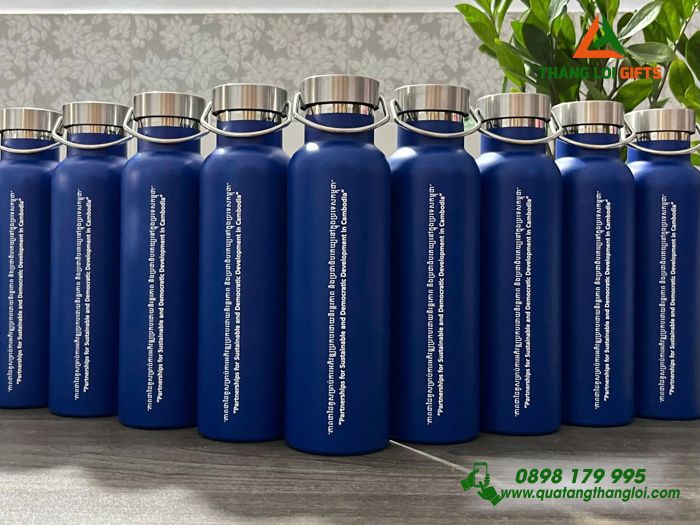 Bình Giữ Nhiệt 600ml Màu Xanh - In Logo Nội Dung Cambodia