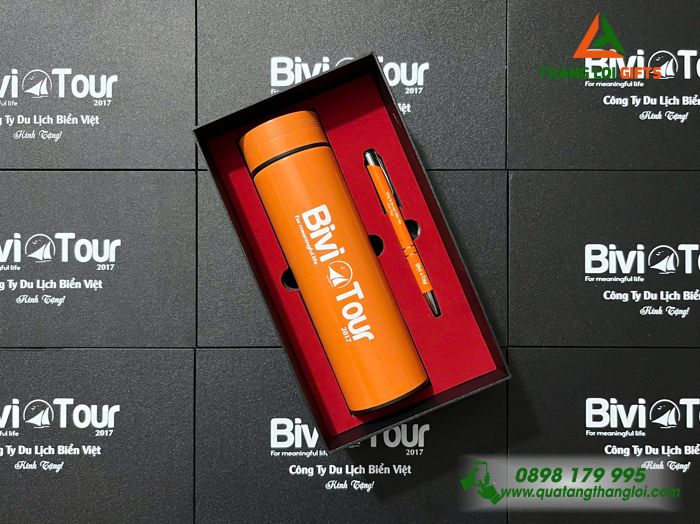 Bộ Quà Tặng (Bình & Bút Bi) Màu Cam - In Khắc Logo Doanh Nghiệp Bivi Tour
