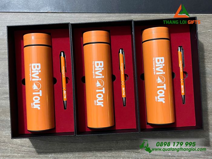 Bộ Quà Tặng (Bình & Bút Bi) Màu Cam - In Khắc Logo Doanh Nghiệp Bivi Tour