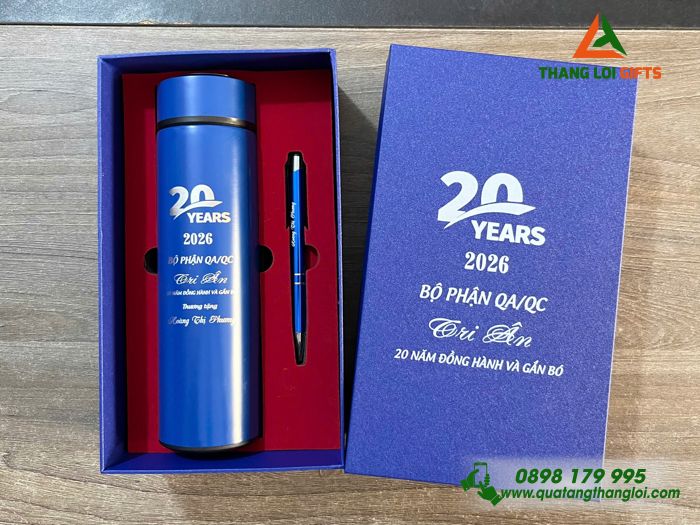 Combo Quà Tặng (Bình & Bút) Màu Xanh - In Khắc Logo 20 Năm Đồng Hành Và Gắn Bó