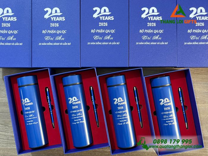 Combo Quà Tặng (Bình & Bút) Màu Xanh - In Khắc Logo 20 Năm Đồng Hành Và Gắn Bó
