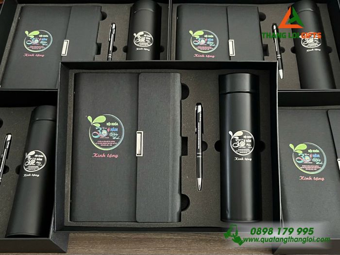 Bộ Quà Tặng (Sổ+ Bình+ Bút) Màu Đen - In Khắc Logo Kỷ Niệm 30 Năm Trường THCS Trần Quý Cáp