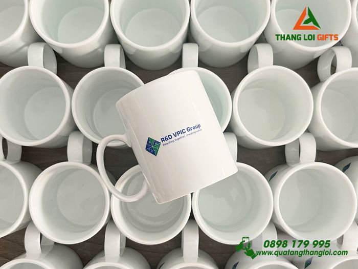Ly Sứ Bát Tràng Màu Trắng - In Logo Doanh Nghiệp R&D VPIC Group