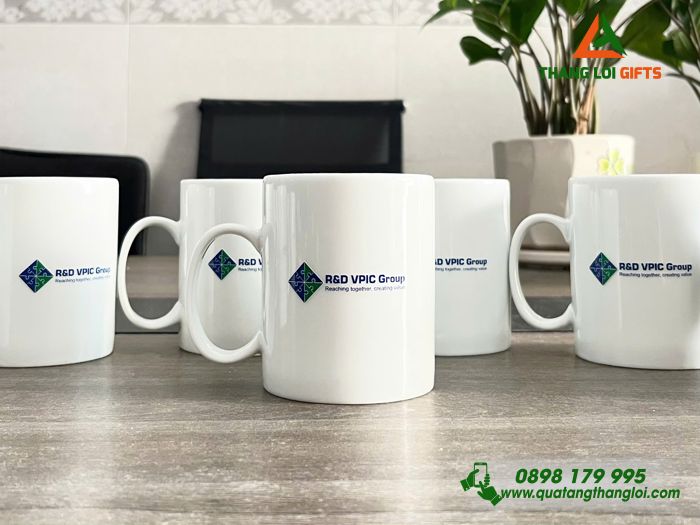 Ly Sứ Bát Tràng Màu Trắng - In Logo Doanh Nghiệp R&D VPIC Group