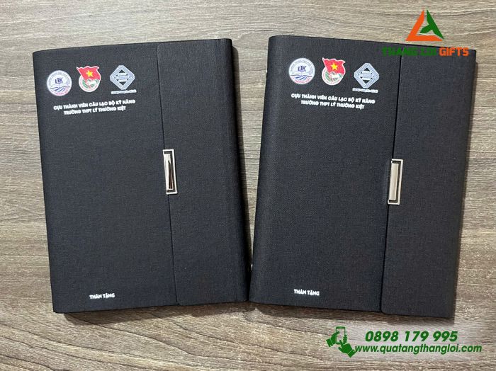 Sổ Da Bìa Còng Gập 3 Màu Đen - In Logo Trường THPT Lý Thường Kiệt