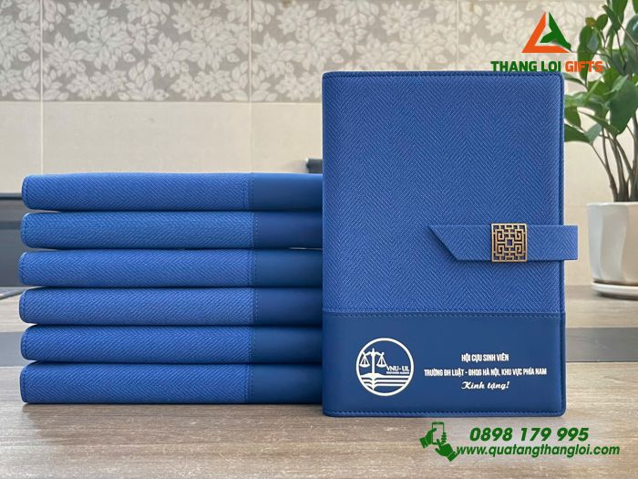 Sổ Da Bìa Còng Màu Xanh - In Logo Trường Đại Học Luật - ĐHQG Hà Nội 