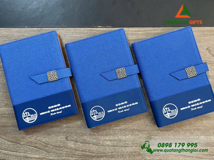 Sổ Da Bìa Còng Màu Xanh - In Logo Trường Đại Học Luật - ĐHQG Hà Nội 