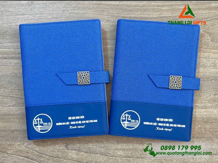 Sổ Da Bìa Còng Màu Xanh - In Logo Trường Đại Học Luật - ĐHQG Hà Nội 