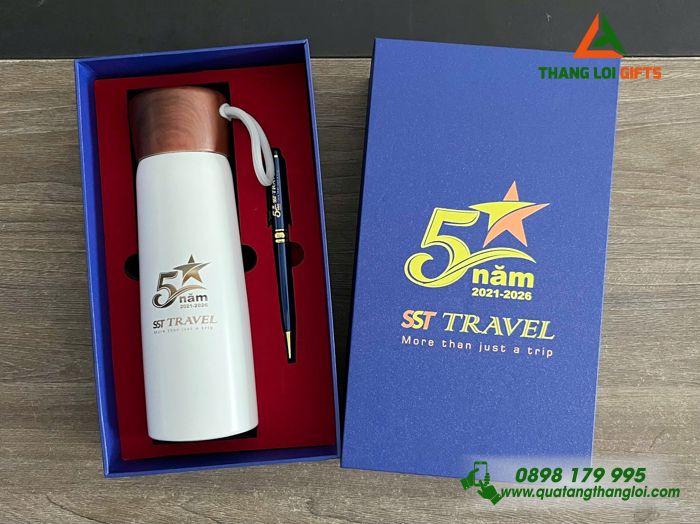 Bộ Quà Tặng (Bình & Bút) - In Khắc Logo Kỷ Niệm 5 Năm Doanh Nghiệp SST TRAVEL