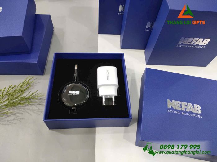 Bộ Quà Tặng (Cáp Sạc & Củ Sạc) - In Logo NEFAB Saving Resources