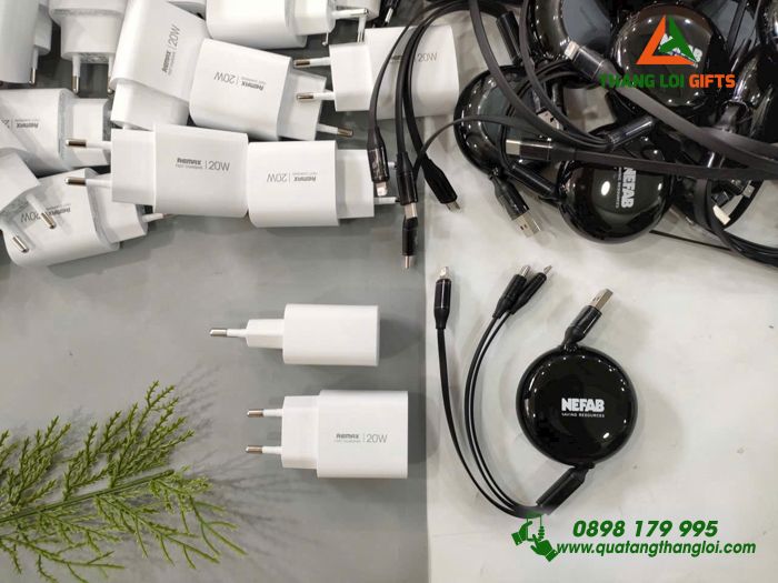 Bộ Quà Tặng (Cáp Sạc & Củ Sạc) - In Logo NEFAB Saving Resources