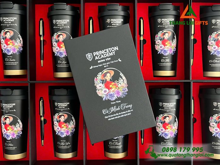 Bộ Quà Tặng (Ly & Bút) Màu Đen - In Khắc Logo Trường Mầm Non PRINCETON ACADEMY