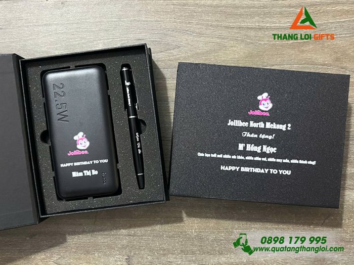 Combo Cao Cấp (Pin Sạc & Bút) Màu Đen - In Khắc Logo Cửa Hàng Jollibee