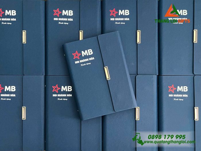 Sổ Da Bìa Còng Gập 3 Màu Xanh - In Logo Ngân Hàng MB Bank