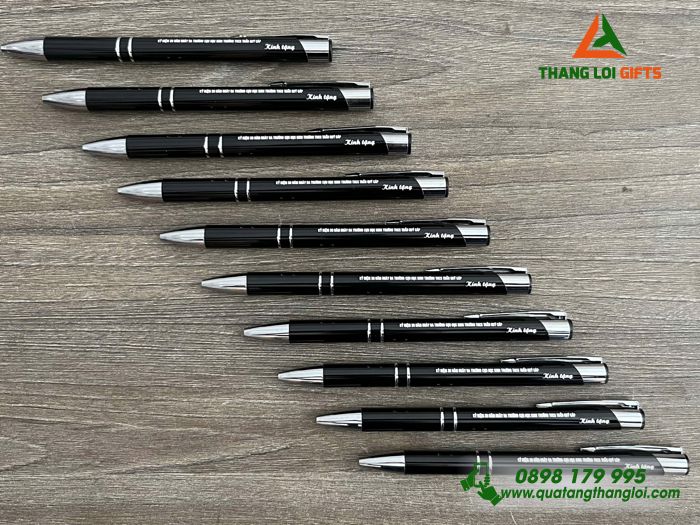 Bút Bi Kim Loại Bấm Màu Đen - Khắc Nội Dung Kỷ Niệm 30 Năm Trường THCS Trần Quý Cáp