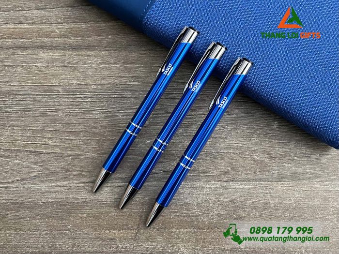 Bút Bi Kim Loại Bấm Màu Xanh - Khắc Logo Công Ty Bảo Hiểm Tasco Insurance