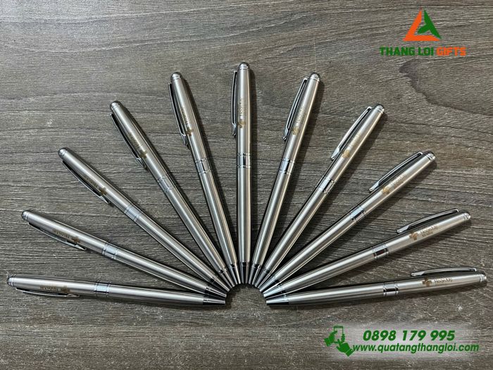 Bút Ký Kim Loại Xoay - Khắc Logo Bệnh Viện Hoàn Mỹ Đà Nẵng